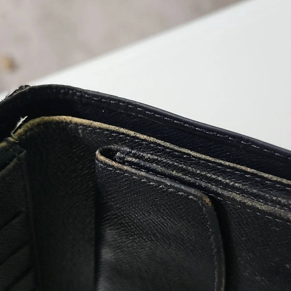 LOUIS VUITTON Small Black Epi Wallet - Picture 6 of 12